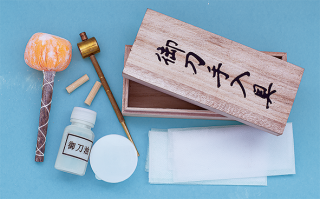 Kit de nettoyage pour katanas.Boîte bois